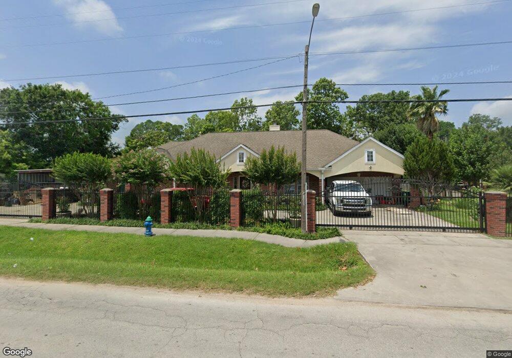 228 Burbank St, Houston, TX 77076 - photo 1