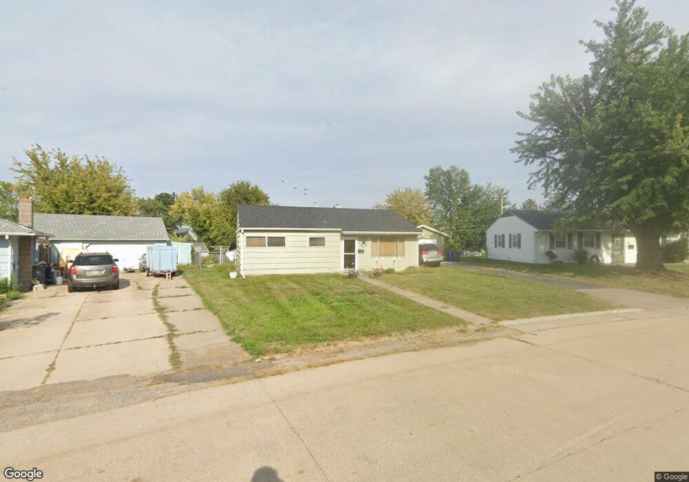 2447 Illinois St SW, Cedar Rapids, IA 52404 - photo 1