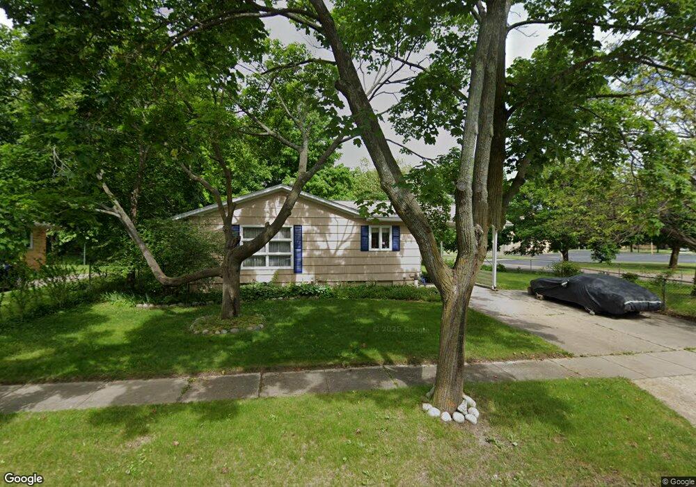 513 Labian Dr, Flushing, MI 48433 - photo 1