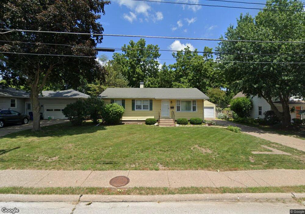 2330 W 11th St, Davenport, IA 52804 - photo 1