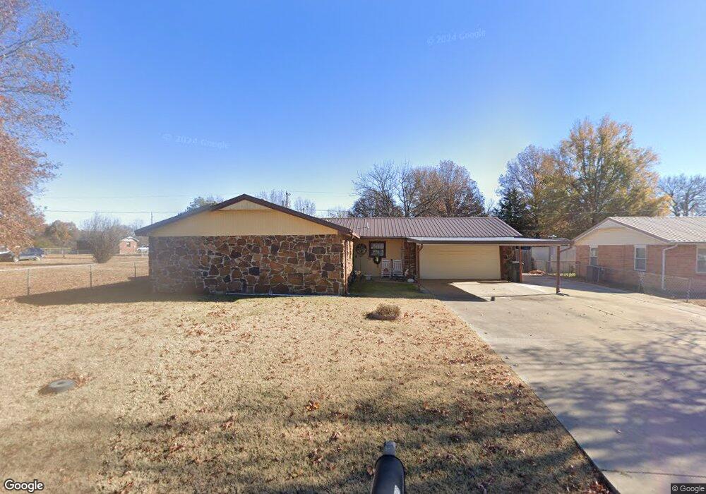 1211 N Kern Ave, Okmulgee, OK 74447 - photo 1
