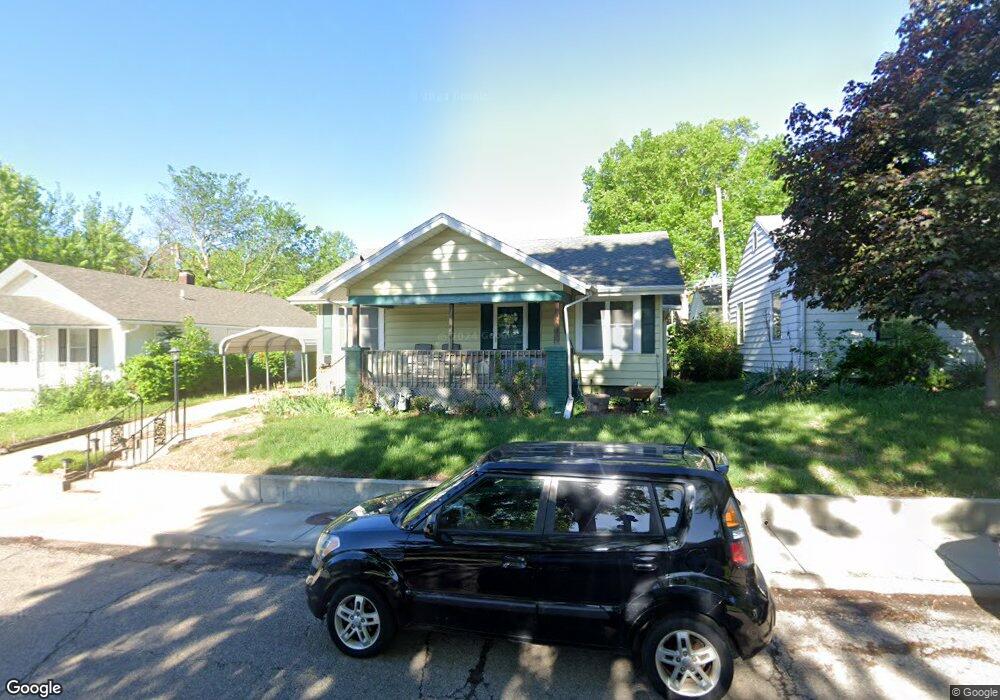 723 SW Randolph Ave, Topeka, KS 66606 - photo 1