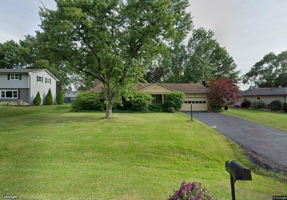 6221 Chinaberry Dr, Columbus, OH 43213 - photo 1