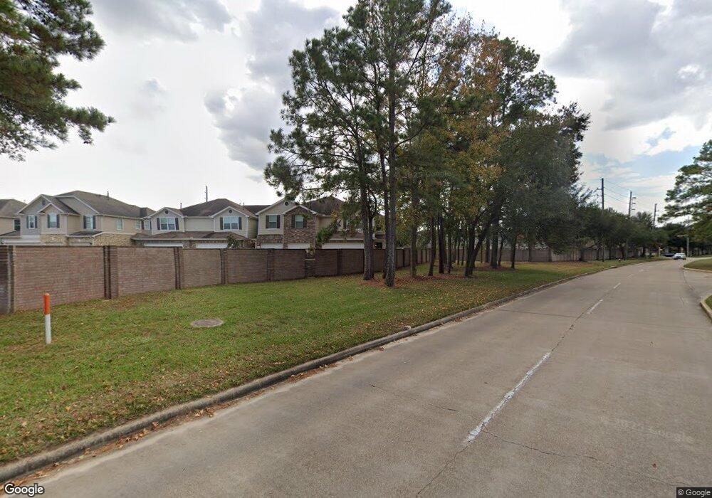 12233 Medina Lake Dr, Tomball, TX 77377 - photo 1