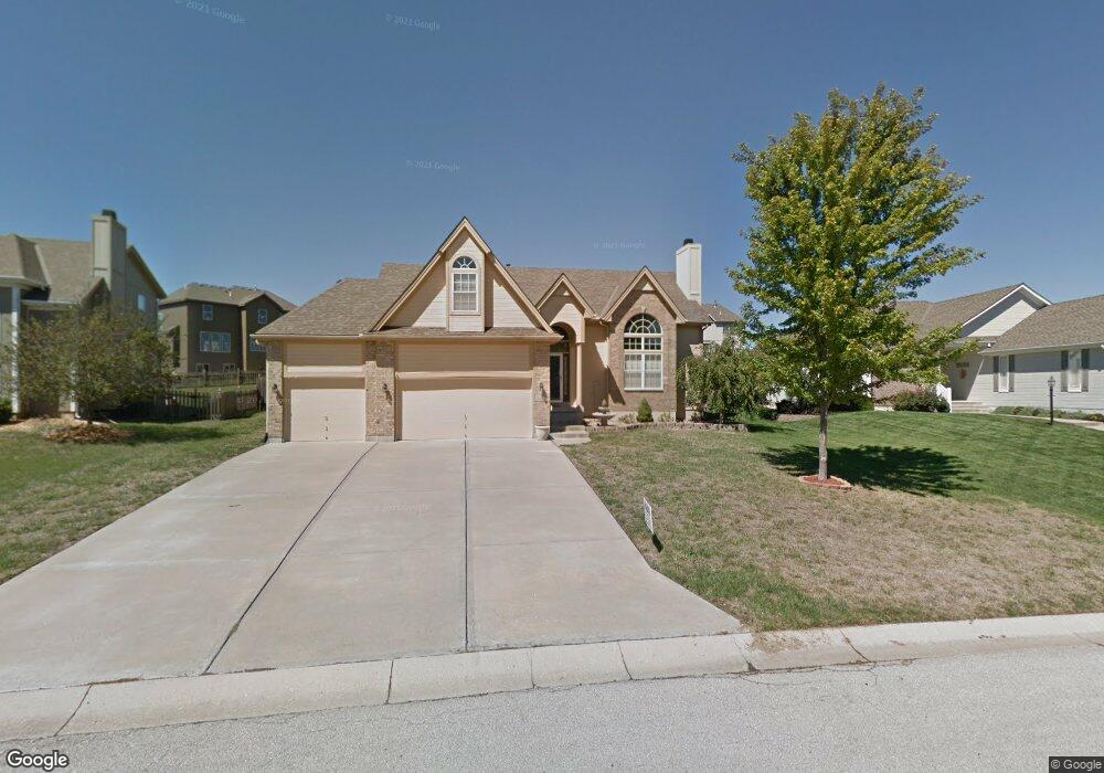 4236 SW Flintrock Dr unit 102H, Lees Summit, MO 64082 - photo 1