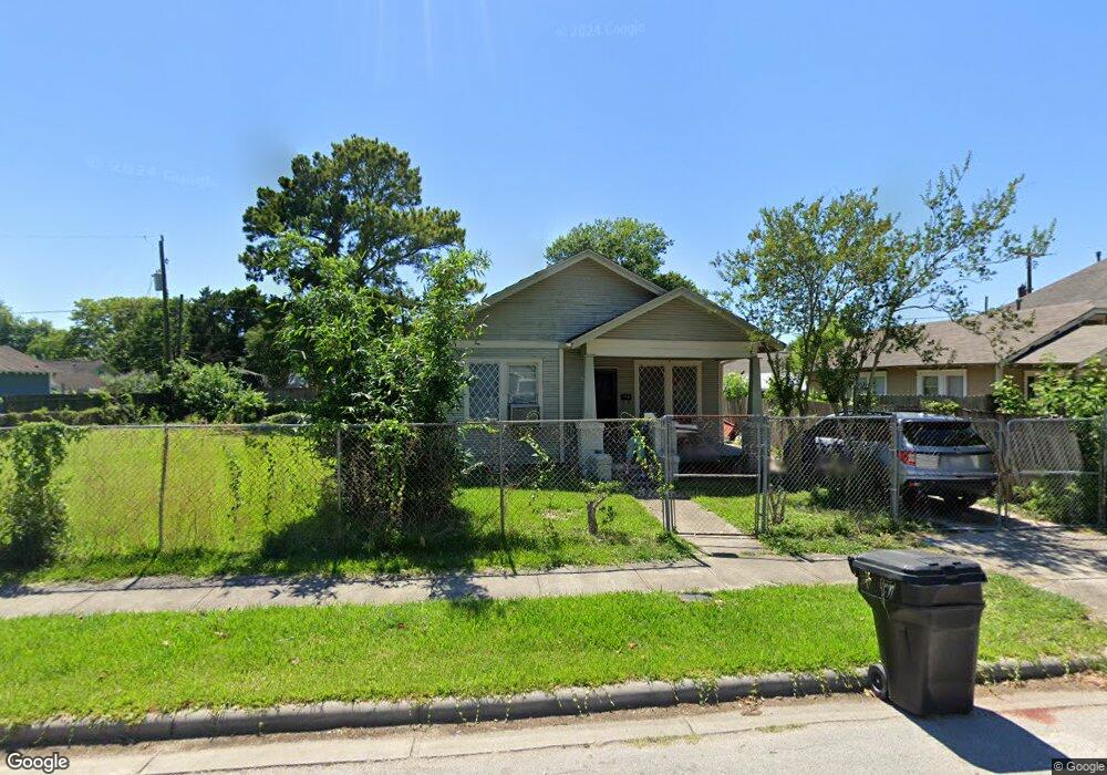 1107 Walton St, Houston, TX 77009 - photo 1
