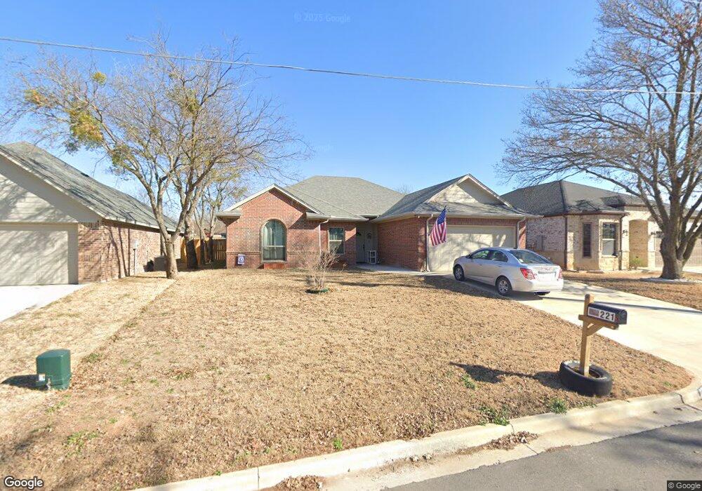 221 Cherry St, Weatherford, TX 76086 - photo 1