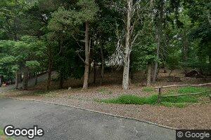 4 Emmet Dr, Stony Brook, NY 11790