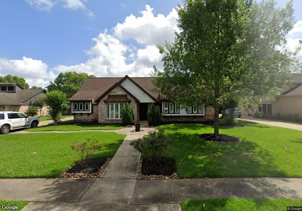 1813 Hunt Dr, Friendswood, TX 77546 - photo 1