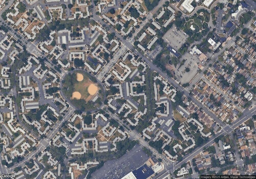 7402 263rd St unit H22, Glen Oaks, NY 11004 - photo 1