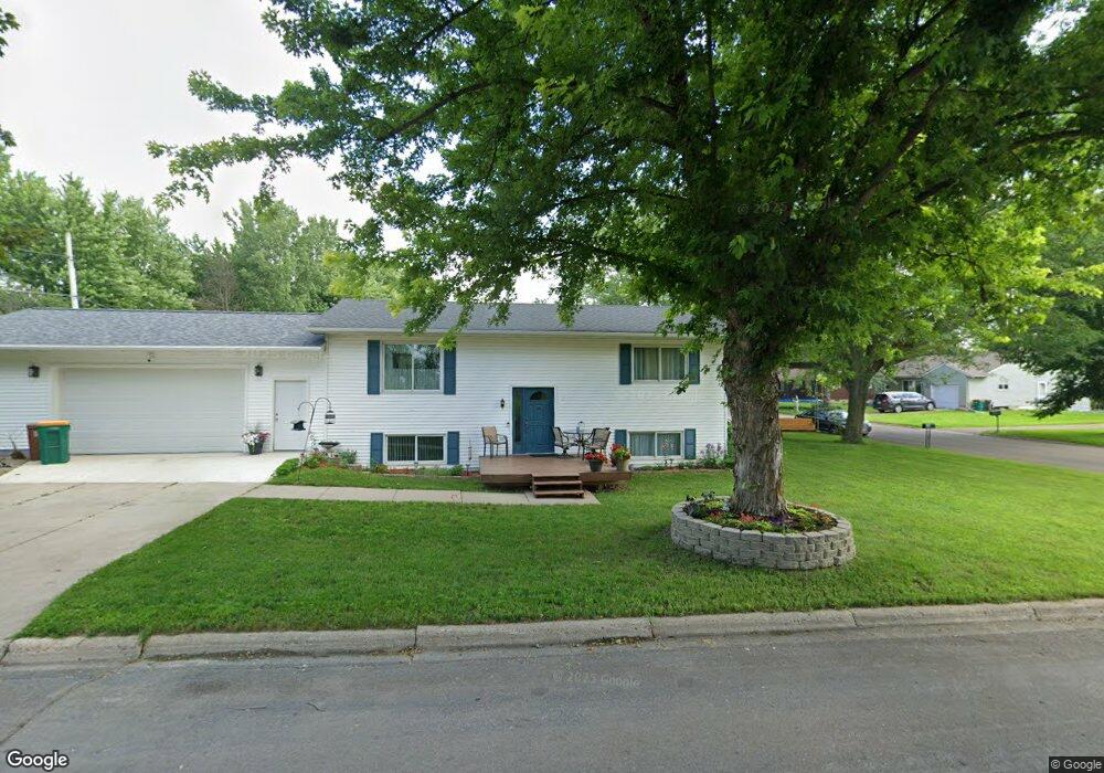 705 E 17th St, Albert Lea, MN 56007 - photo 1