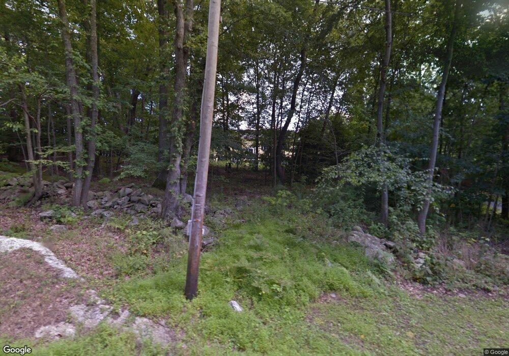 592 Barrett Hill Rd, Mahopac, NY 10541 - photo 1