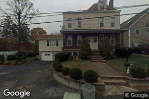17 Clinton St, Valhalla, NY 10595