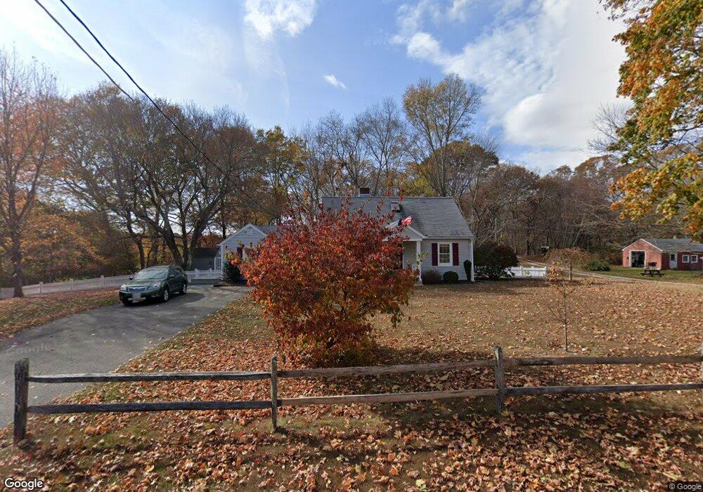 54 Buttonball Rd, Old Lyme, CT 06371 - photo 1