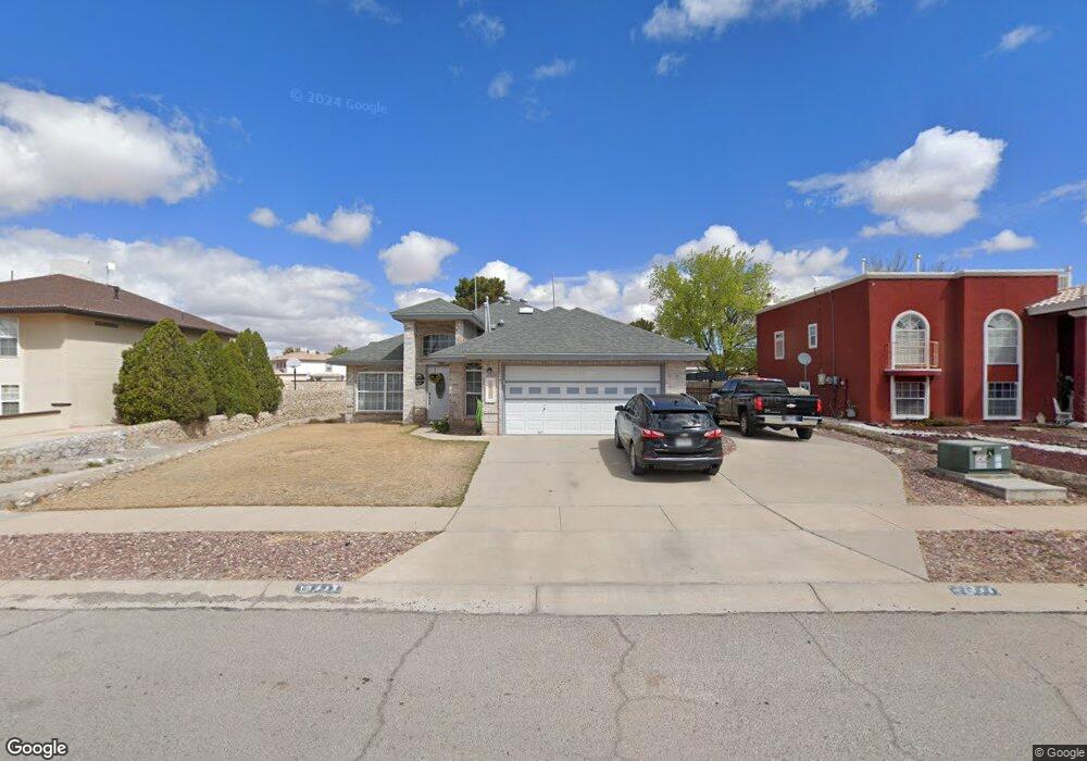 13925 Roslyn Dr, Horizon City, TX 79928 - photo 1