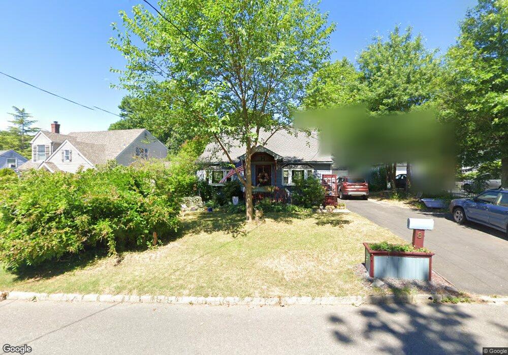 8 Edgewater Dr, Matawan, NJ 07747 - photo 1