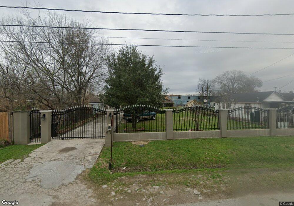 611 Apache St, Houston, TX 77022 - photo 1