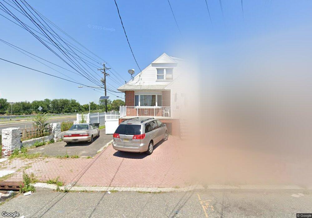 40 Pinecrest Rd, Jersey City, NJ 07305 - photo 1