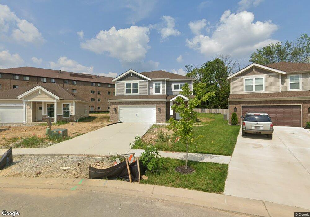 6512 Oak Village Dr, Louisville, KY 40228 - photo 1