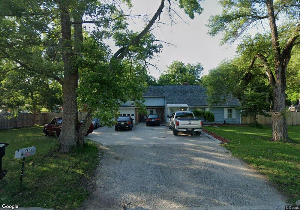 3921 SW Garden Ln, Topeka, KS 66614 - photo 1