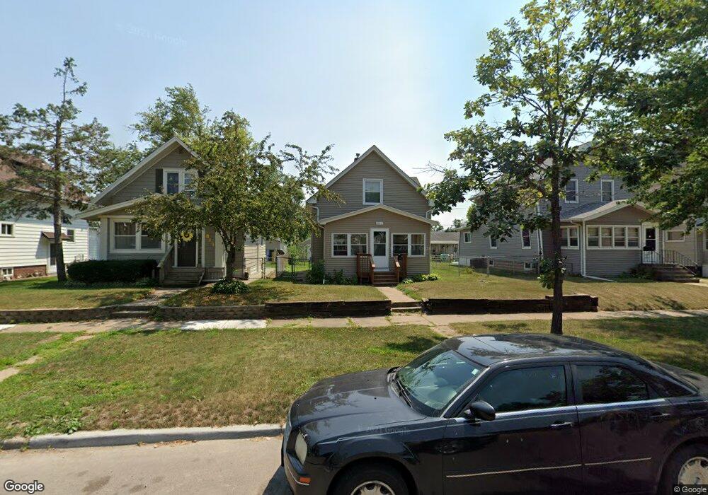 821 H Ave NW, Cedar Rapids, IA 52405 - photo 1