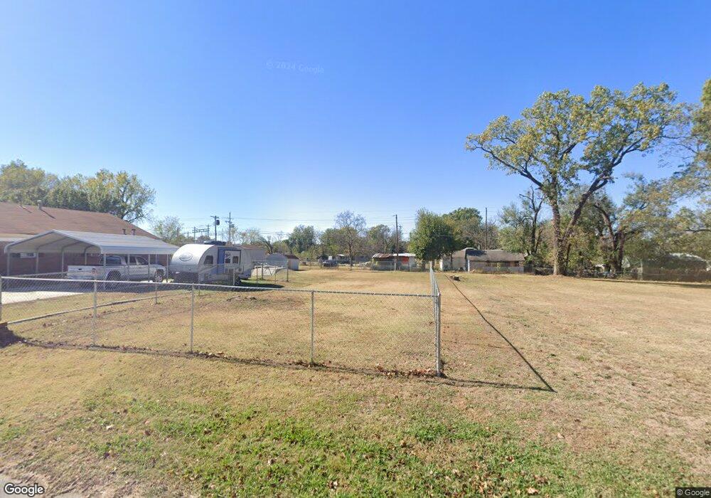612 N Sherman Ave, Okmulgee, OK 74447 - photo 1