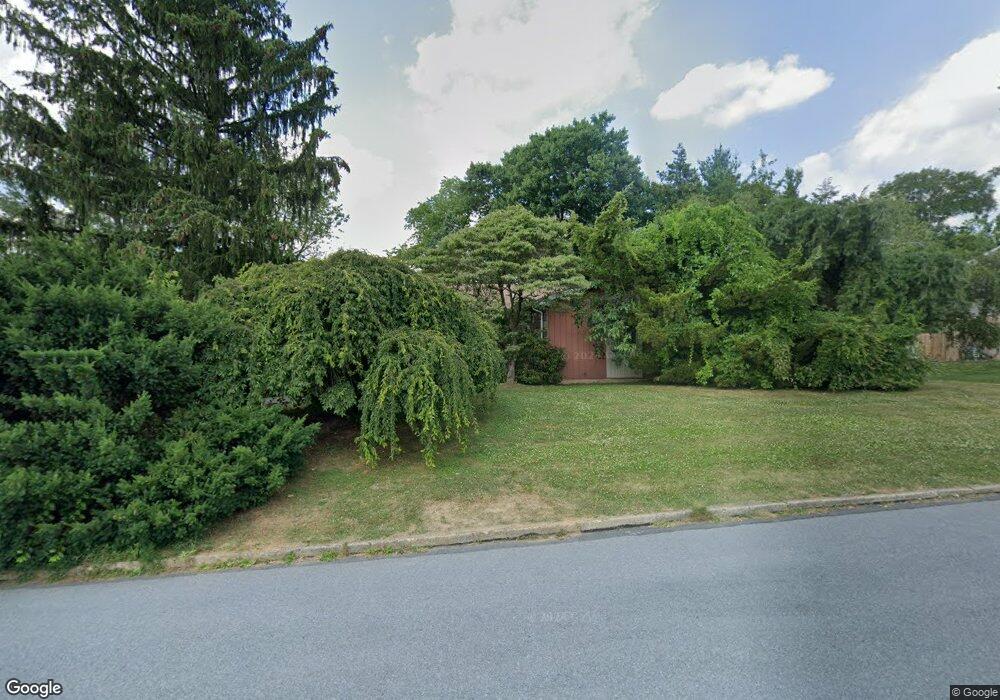 1275 Clearview Cir, Allentown, PA 18103 - photo 1