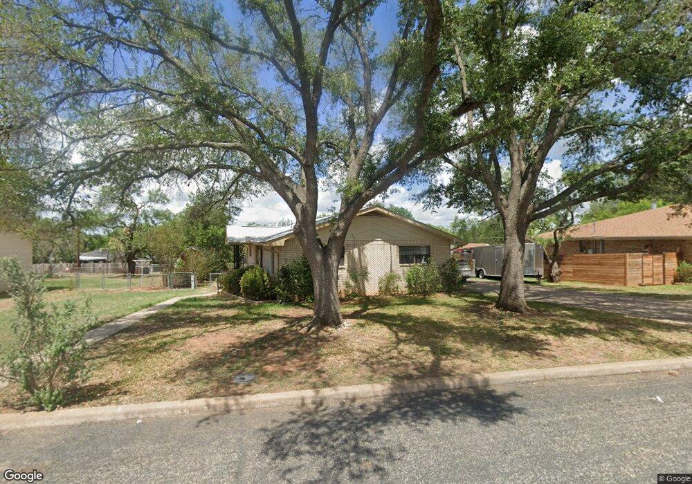 1014 Avenue B, Fredericksburg, TX 78624 - photo 1