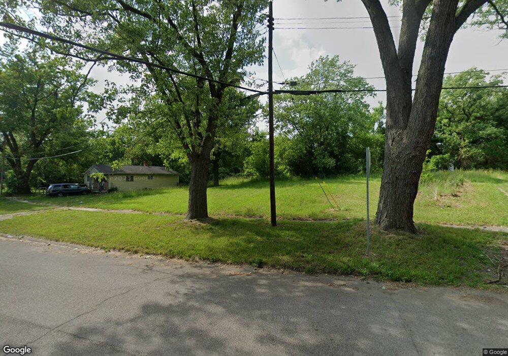 2317 Broadway Blvd, Flint, MI 48506 - photo 1