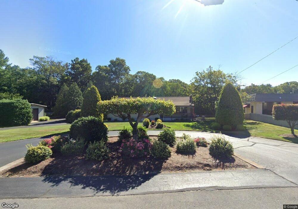 38 Sanderson Rd, Smithfield, RI 02917 - photo 1