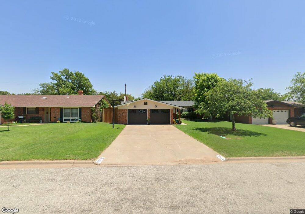 1306 Garland St, Plainview, TX 79072 - photo 1