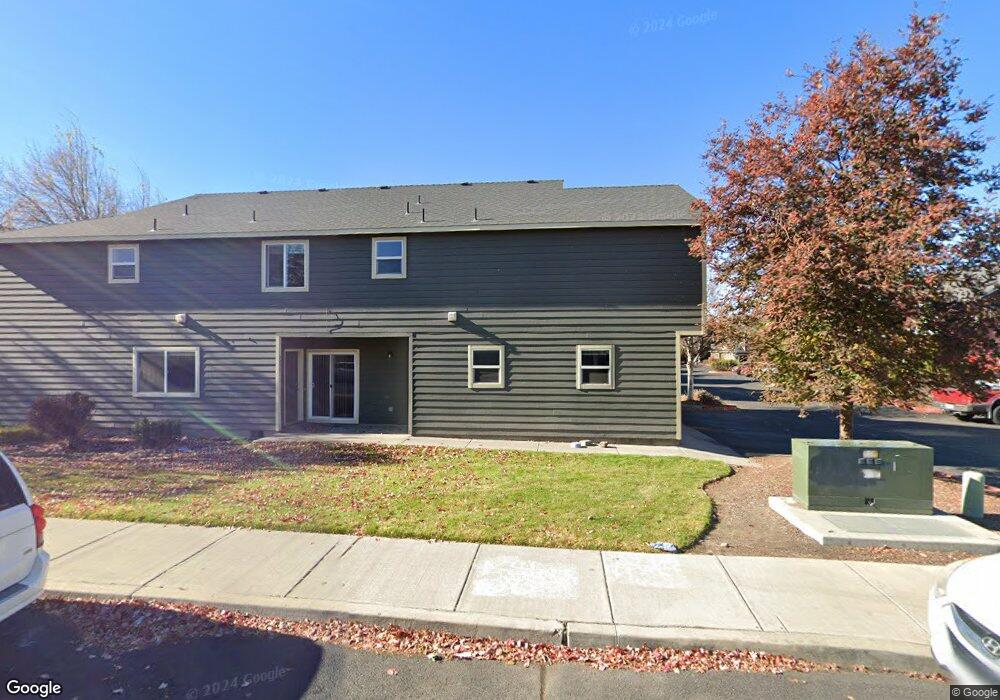 2061 SW Canyon Dr, Redmond, OR 97756 - photo 1