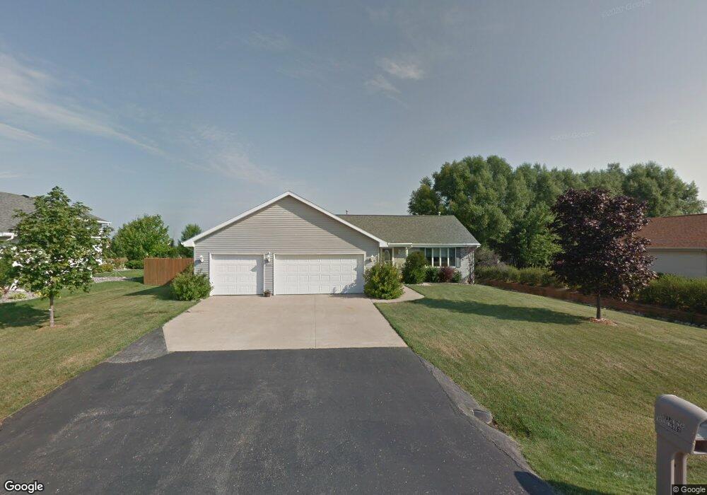 W6082 Hearthstone Dr, Appleton, WI 54915 - photo 1