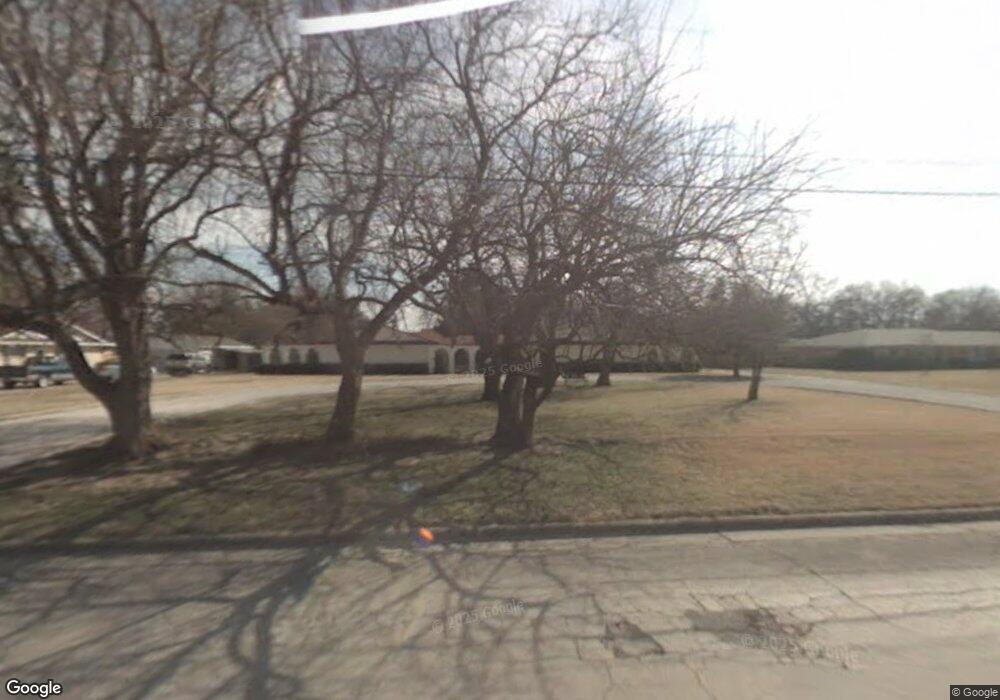 1806 E Broadway St, Gainesville, TX 76240 - photo 1