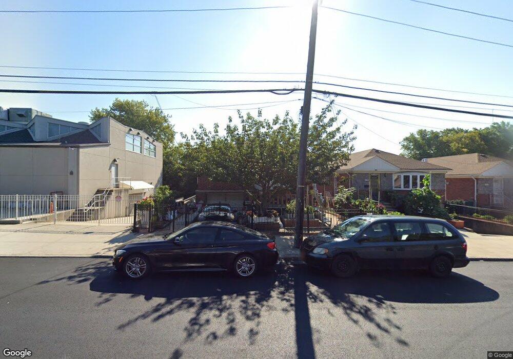 6531 164th St, Fresh Meadows, NY 11365 - photo 1