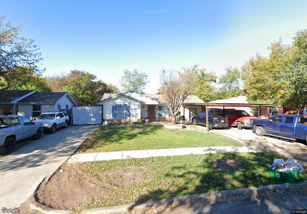 1214 Clarice St, Grand Prairie, TX 75051 - photo 1