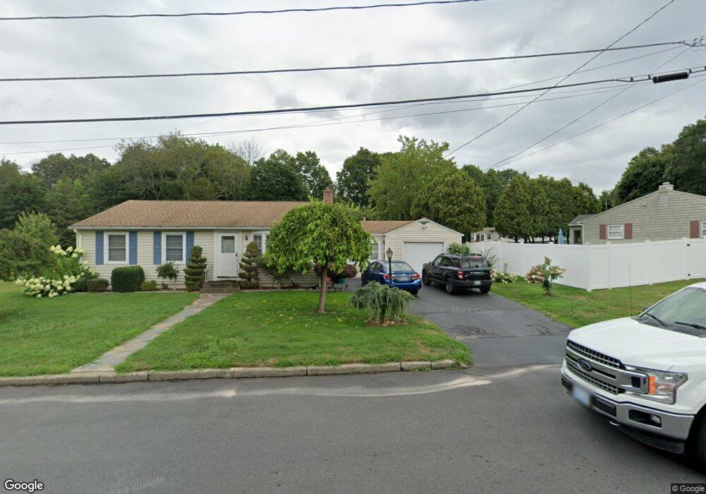 25 Halsey Rd, Woonsocket, RI 02895 - photo 1