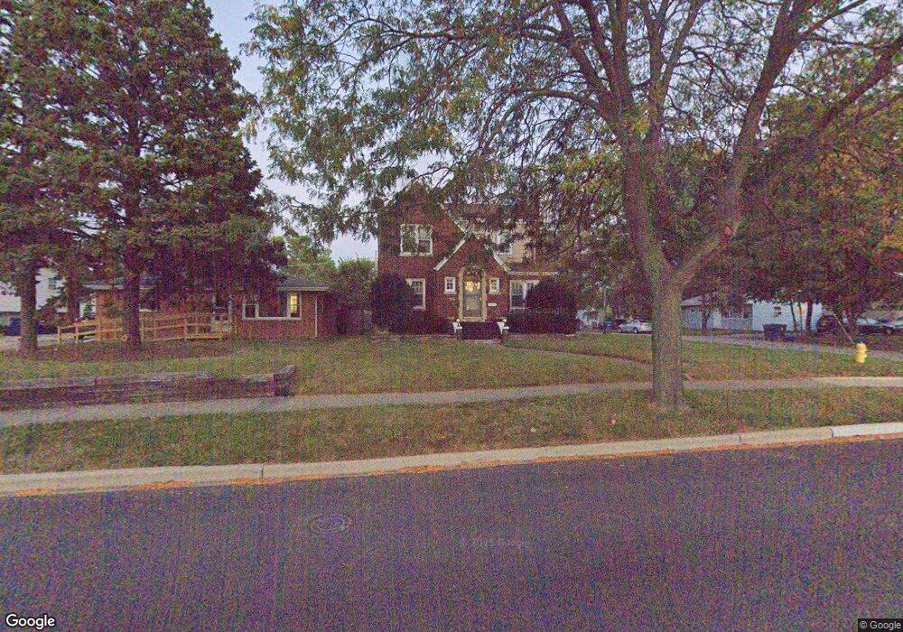 1319 N Sheridan Rd, Waukegan, IL 60085 - photo 1