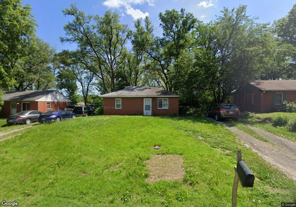 205 SW Sanneman Dr, Topeka, KS 66609 - photo 1