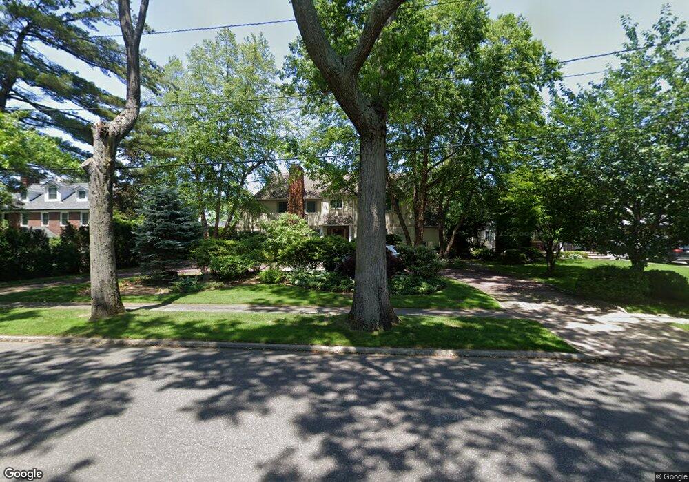 57 Colonial Pkwy, Manhasset, NY 11030 - photo 1