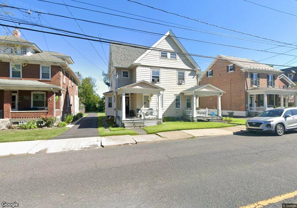 1103 W Broad St, Quakertown, PA 18951 - photo 1