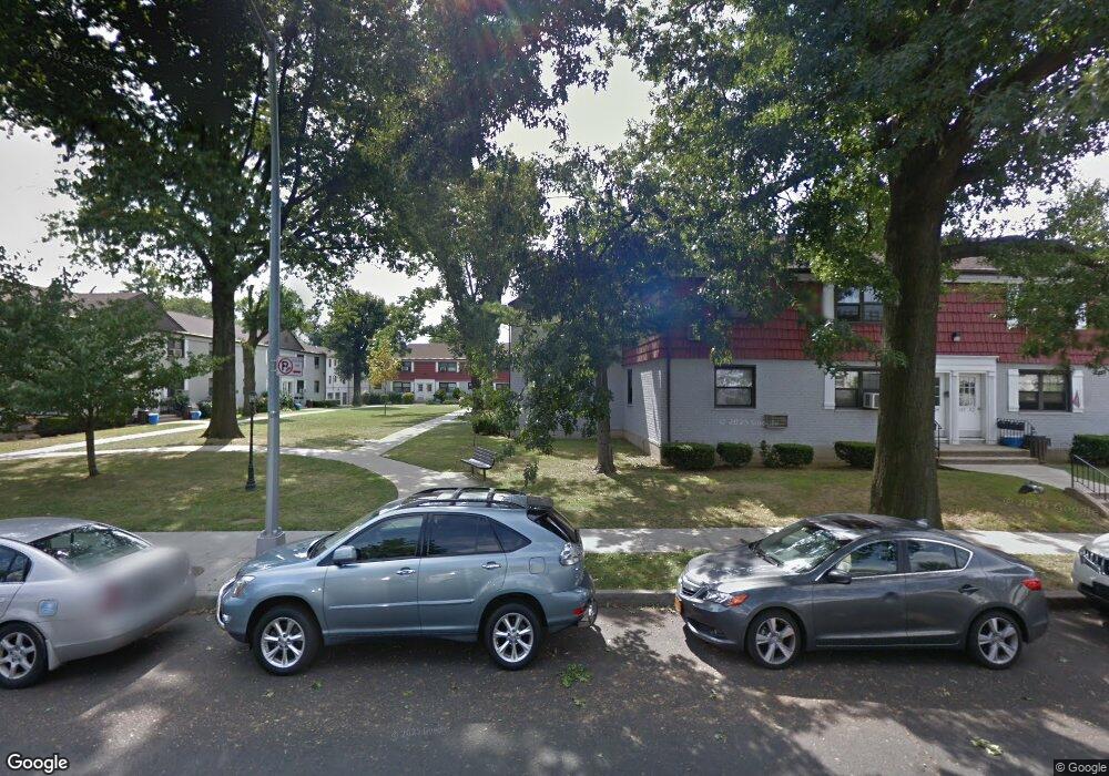 13708 68th Dr unit B, Flushing, NY 11367 - photo 1