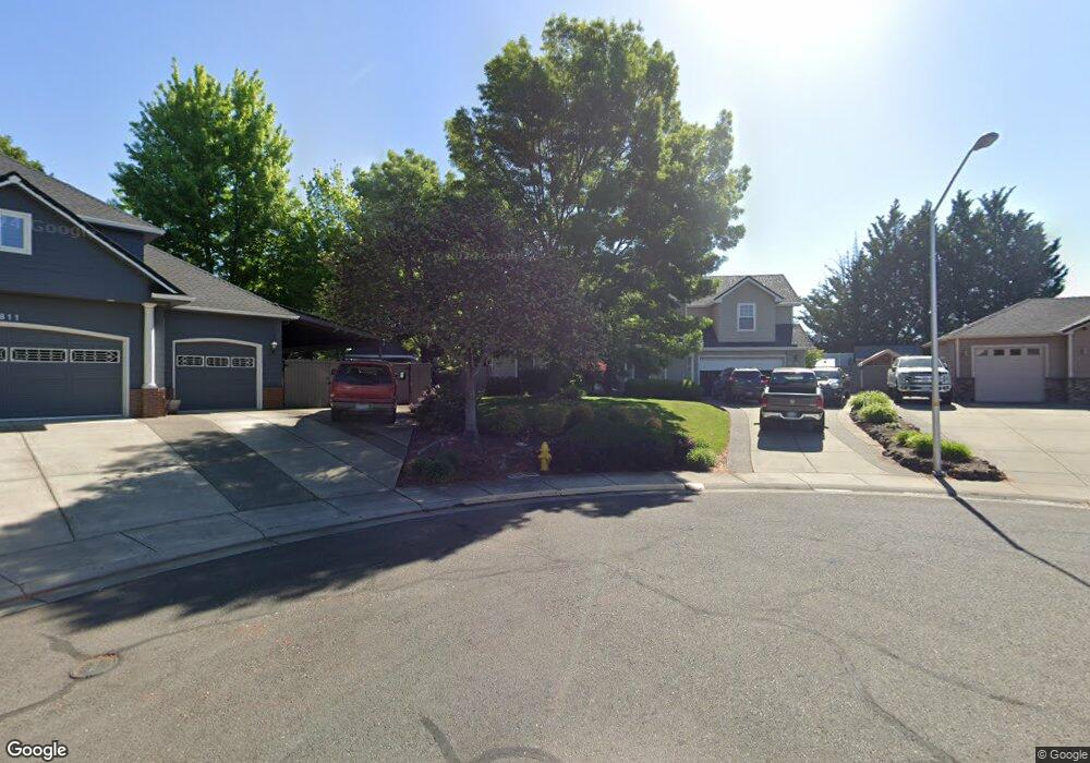 984 White Oak Cir, Central Point, OR 97502 - photo 1