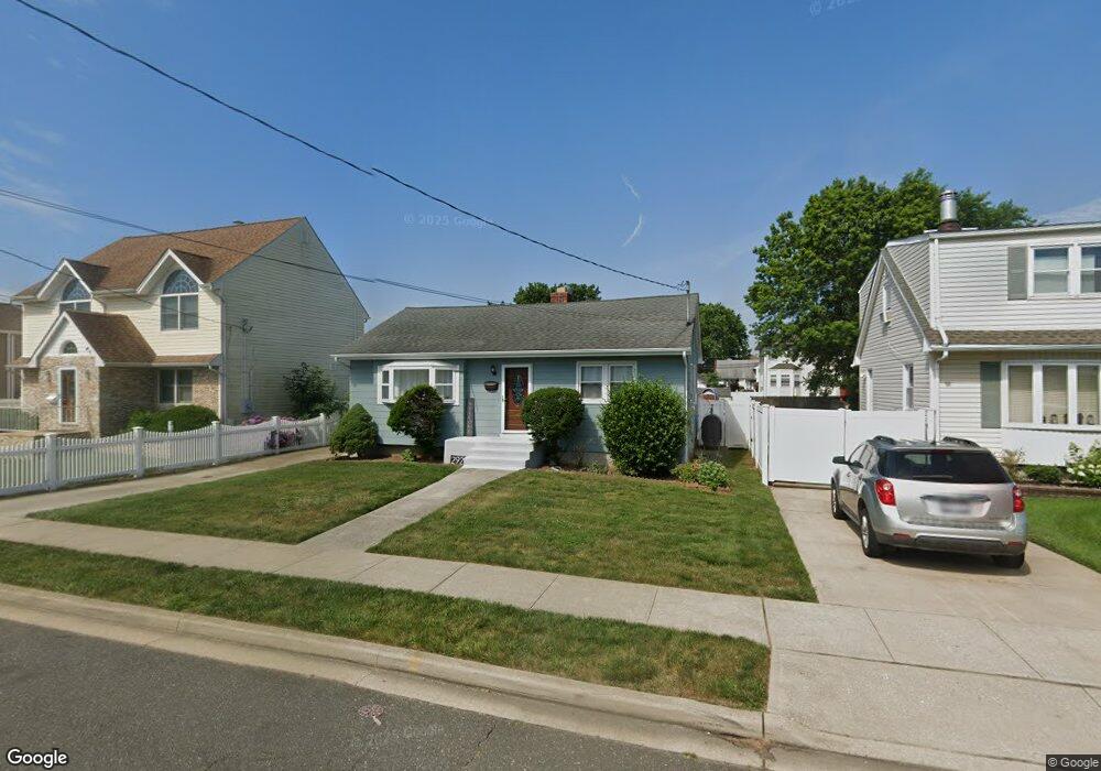 292 Roosevelt Ave, Freeport, NY 11520 - photo 1