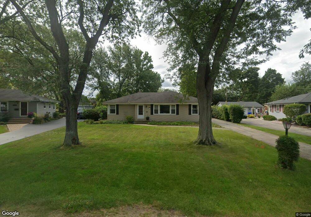 1323 Nelson Cir, Wheaton, IL 60189 - photo 1