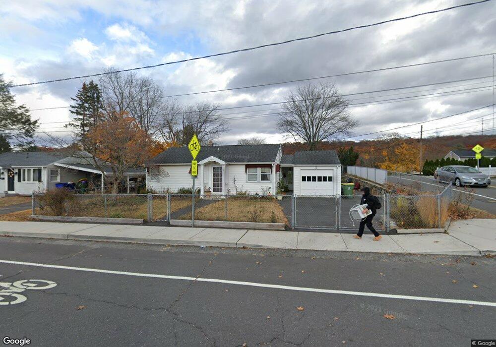 4 Jones Dr, Waterbury, CT 06706 - photo 1