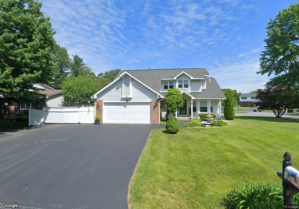 9 Hampshire Way, Schenectady, NY 12309 - photo 1