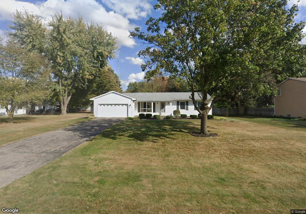 1307 Yorktown Dr, Flint, MI 48532 - photo 1