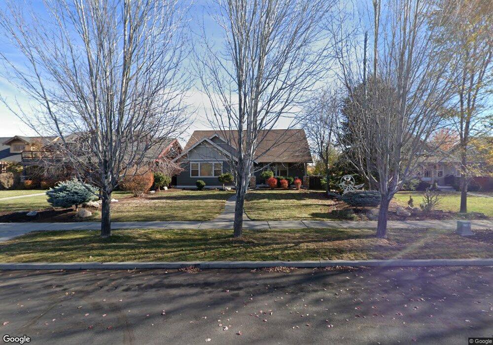 934 NW 15th St, Redmond, OR 97756 - photo 1