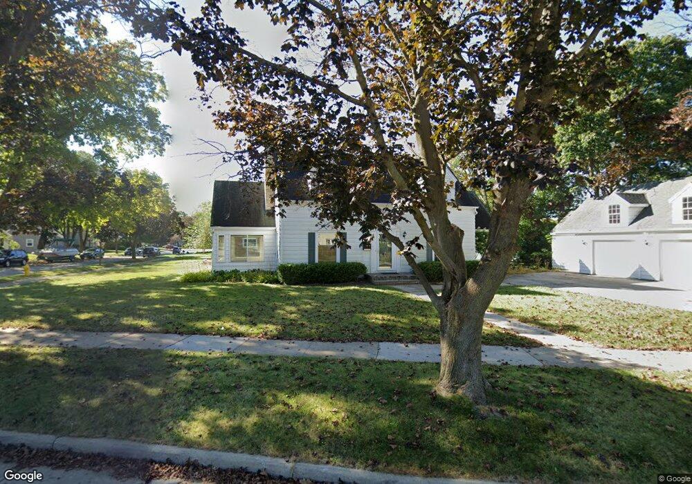 136 N Maple Terrace, Oconomowoc, WI 53066 - photo 1